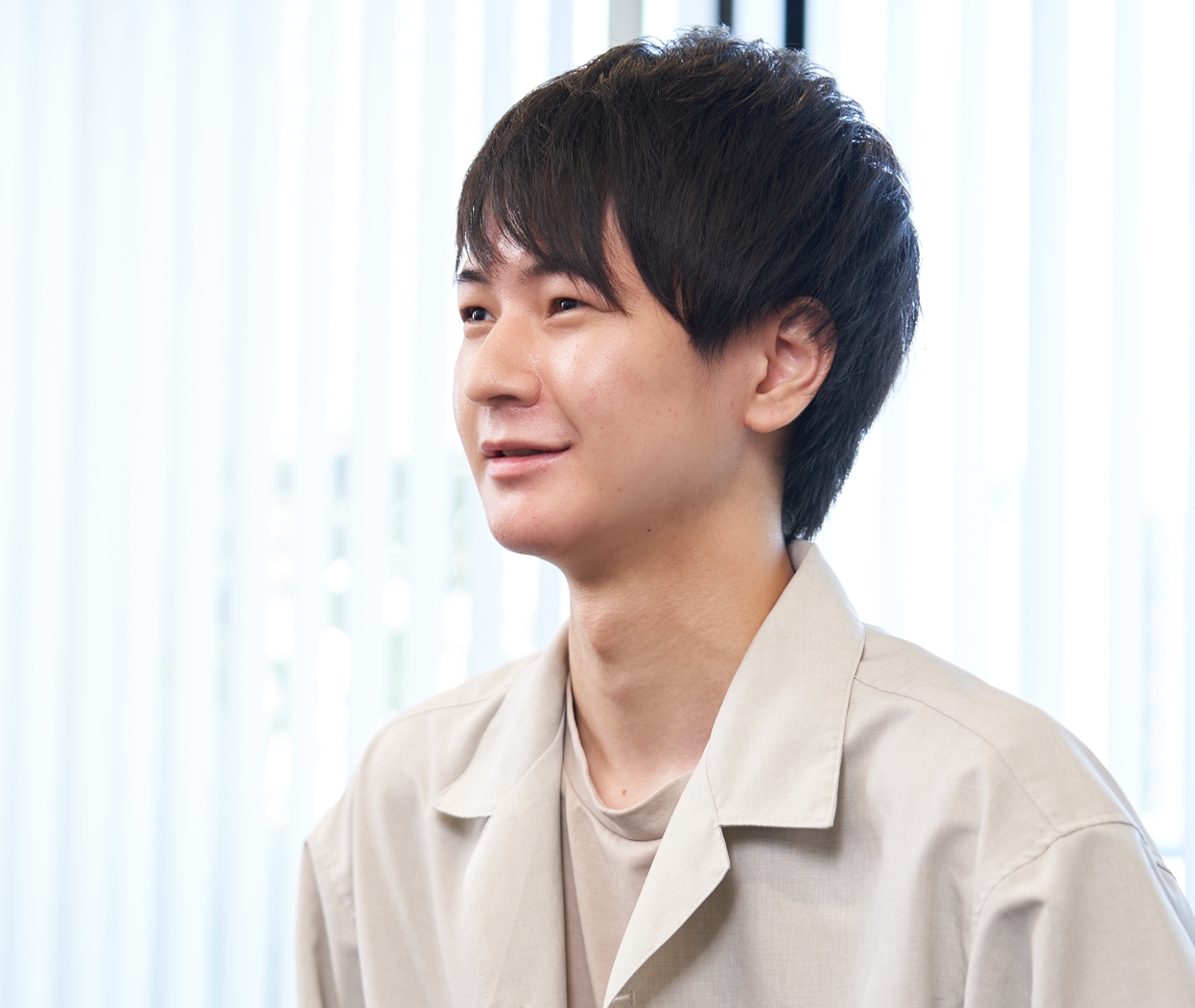 私も新卒未経験で入社しましたが、研修がしっかりしているため、やる気と協調性のある方であれば安心して働ける環境です。 研修期間は半年程で、基本的な業務（電話対応・メールの送り方など）も丁寧に教えてくれます。 インフラ業界に興味のある方のご応募をお待ちしています！